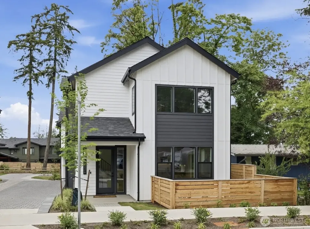 12426 NE 90th Street Kirkland WA 98033