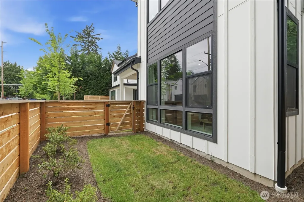 12426 NE 90th Street Kirkland WA 98033
