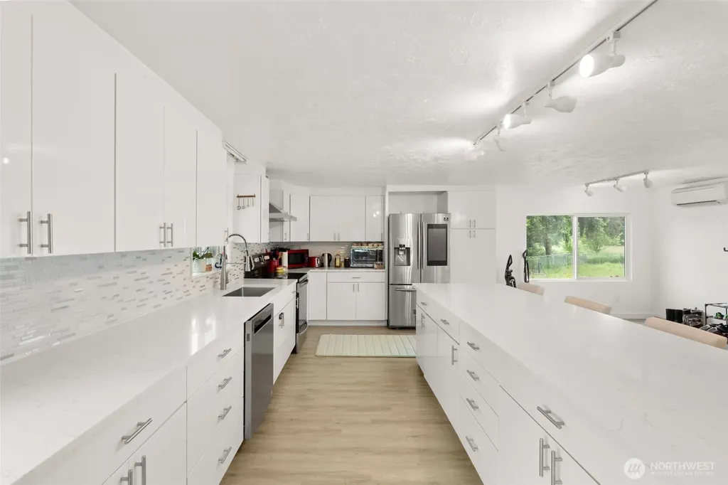 36 Lebam Road Raymond WA 98577