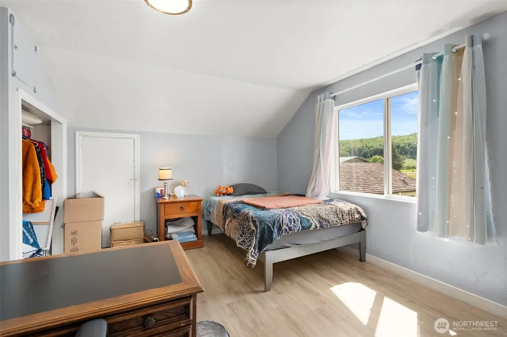 36 Lebam Road Raymond WA 98577