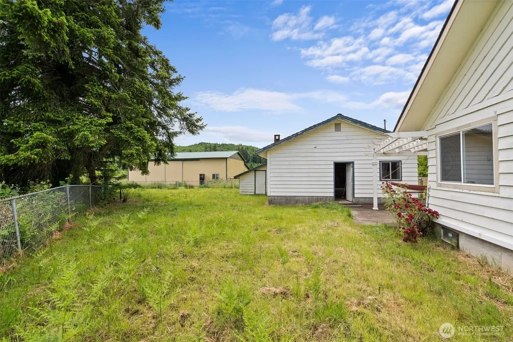 36 Lebam Road Raymond WA 98577