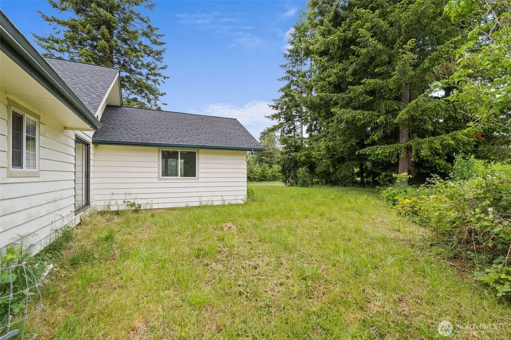 36 Lebam Road Raymond WA 98577