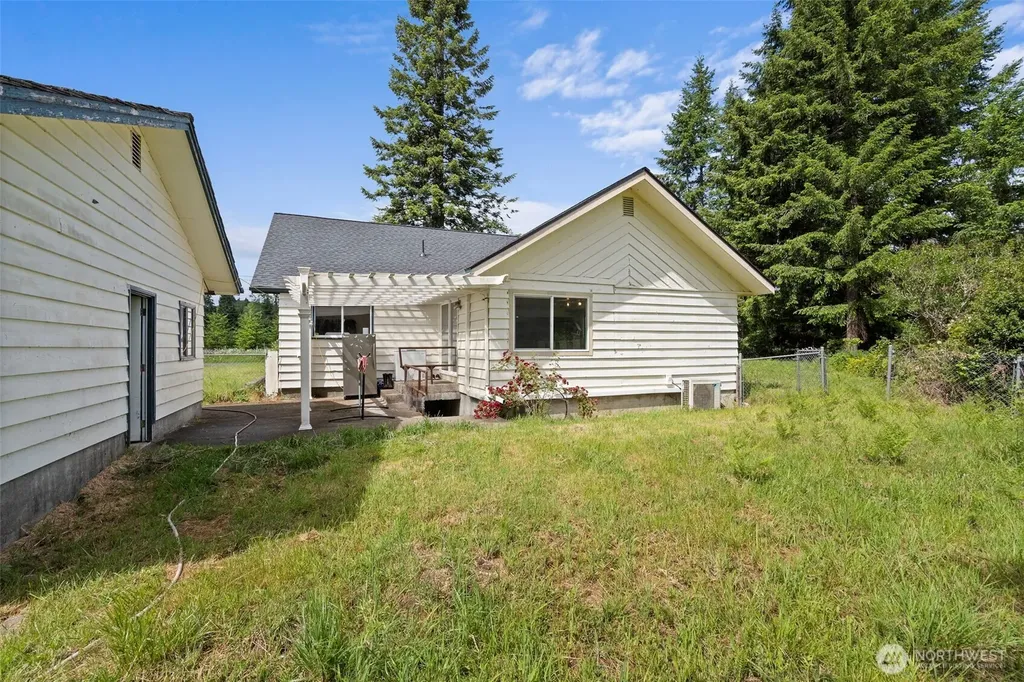 36 Lebam Road Raymond WA 98577