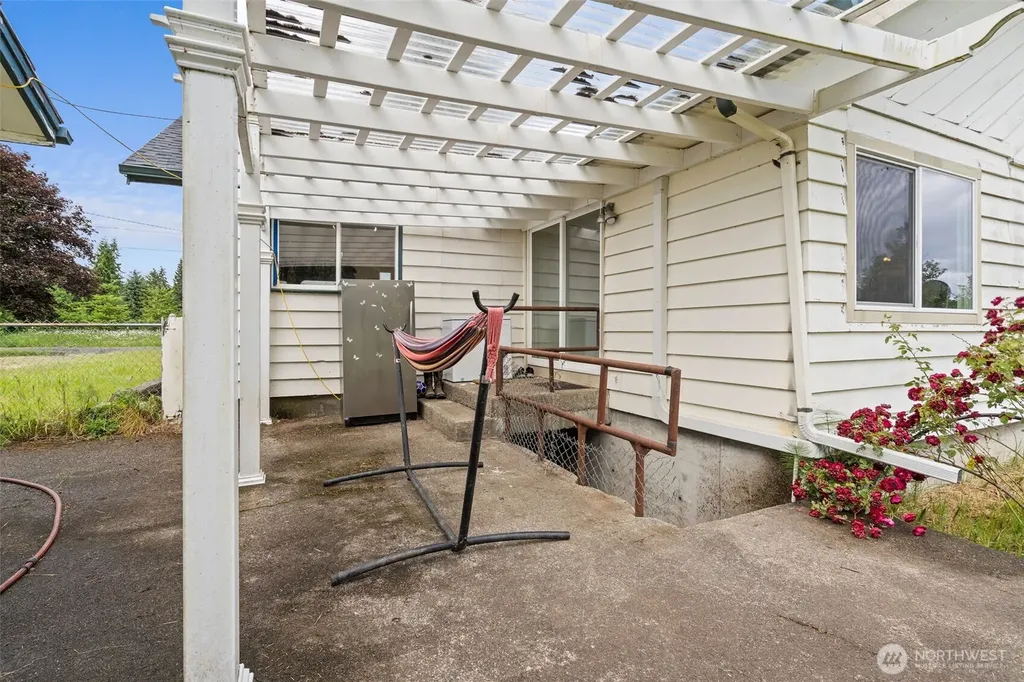 36 Lebam Road Raymond WA 98577