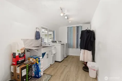 36 Lebam Road Raymond WA 98577
