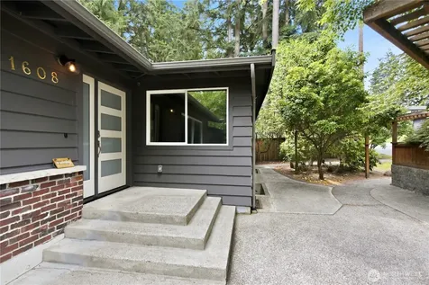 1608 151st Avenue SE Bellevue WA 98007