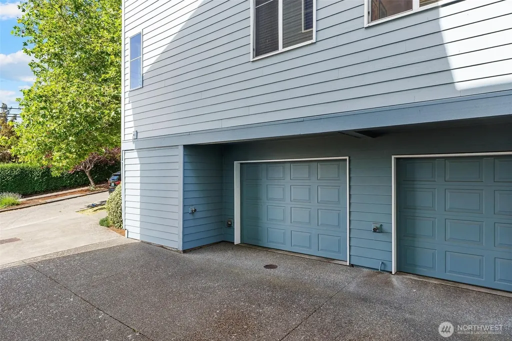 2400 W Boston Street Seattle WA 98199