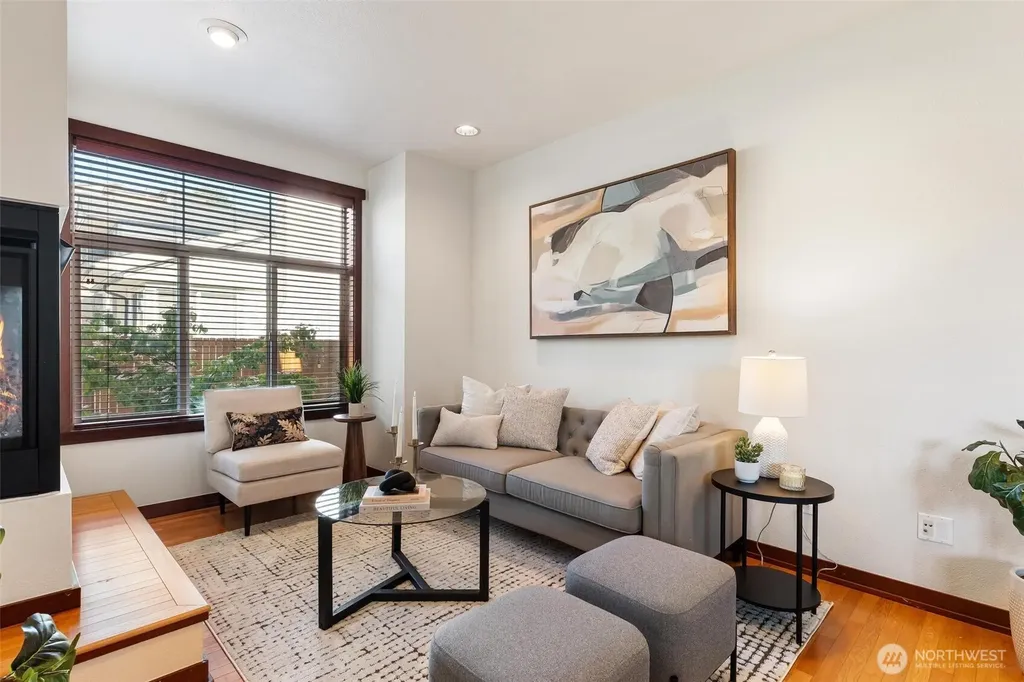 2400 W Boston Street Seattle WA 98199