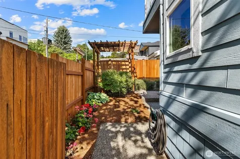 2400 W Boston Street Seattle WA 98199