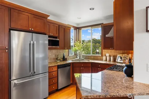 2400 W Boston Street Seattle WA 98199