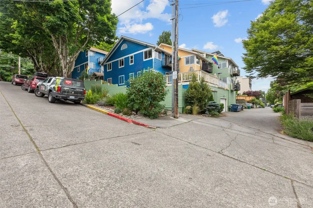 2400 E Howell Street Seattle WA 98122