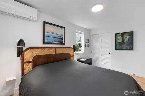2400 E Howell Street Seattle WA 98122