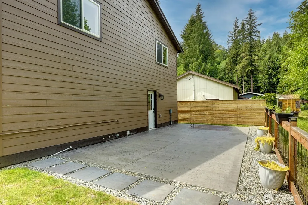 16330 Dogwood Lane Arlington WA 98223