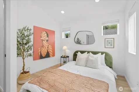 10338 Wallingford Avenue N Seattle WA 98133