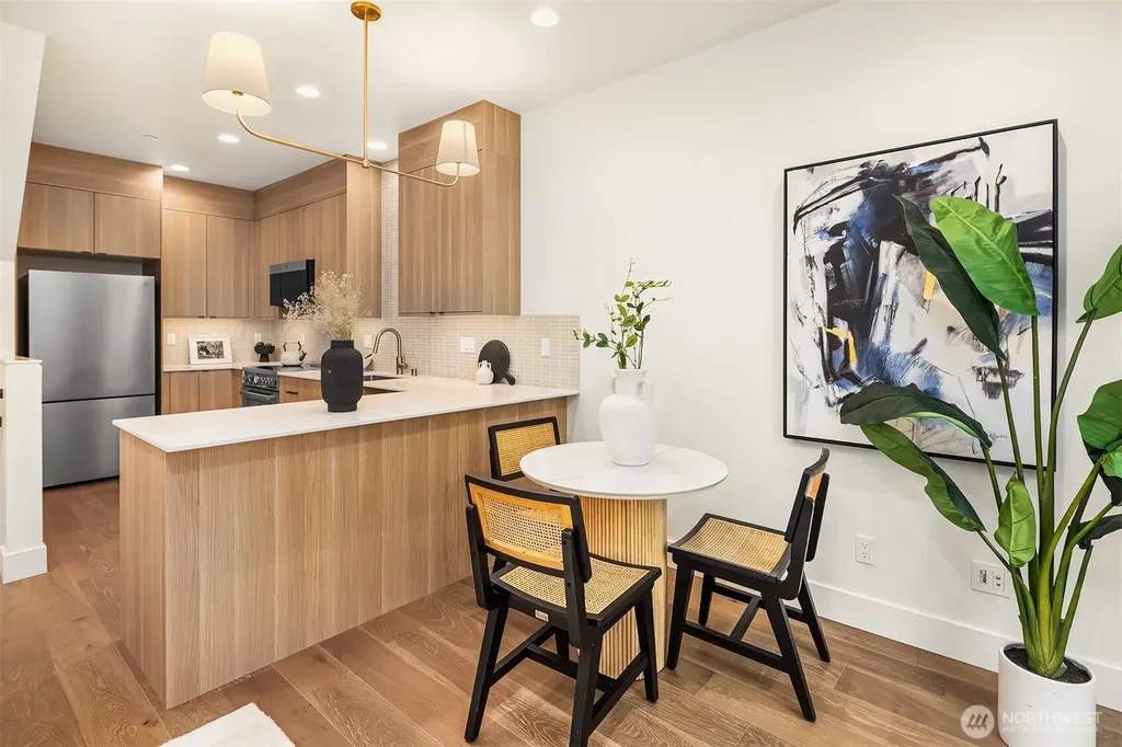 4418 1st Avenue NE Seattle WA 98105