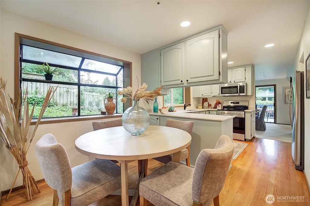 19616 61st Place NE Kenmore WA 98028