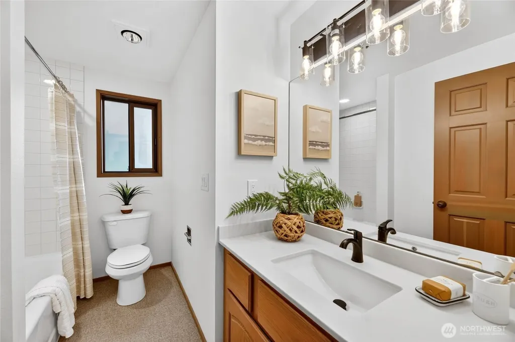 19616 61st Place NE Kenmore WA 98028