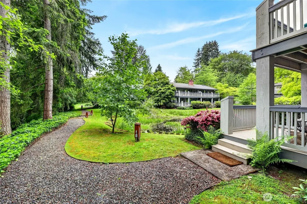 19616 61st Place NE Kenmore WA 98028