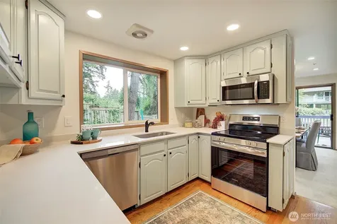 19616 61st Place NE Kenmore WA 98028