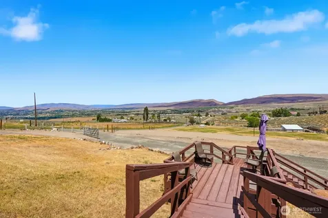 271 Paint Horse Road Yakima WA 98901