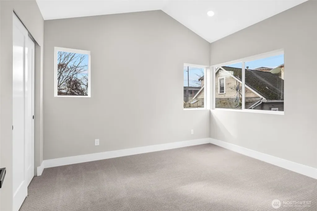 503 NE 42nd Street Seattle WA 98105