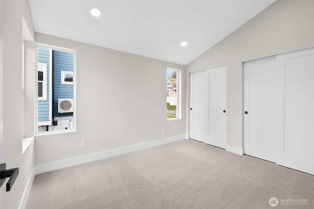 503 NE 42nd Street Seattle WA 98105