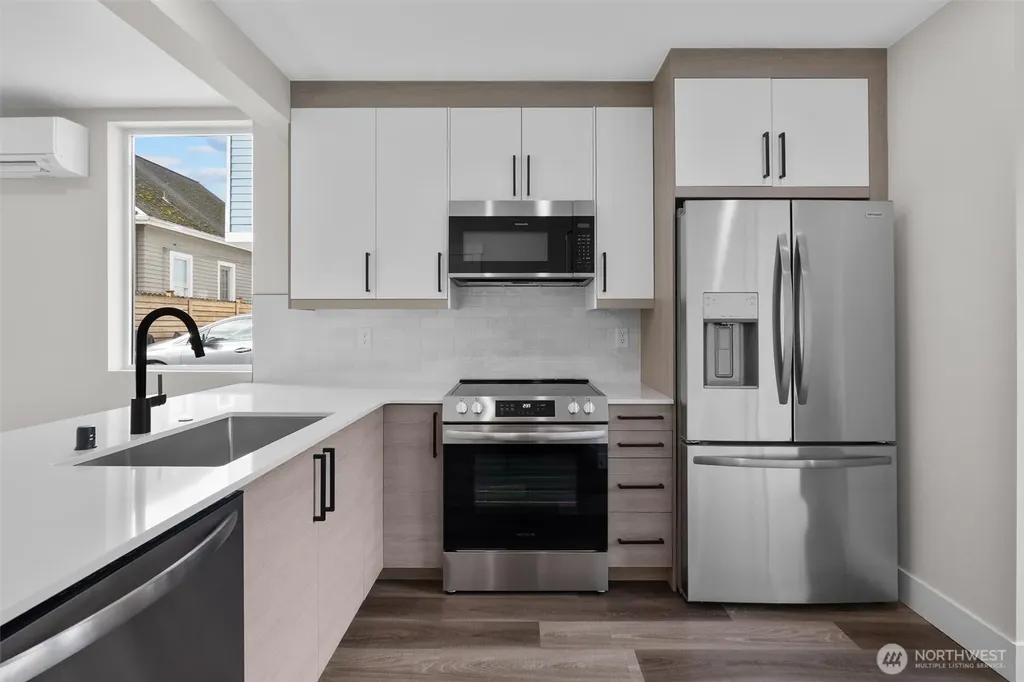503 NE 42nd Street Seattle WA 98105