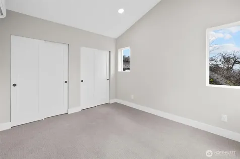 503 NE 42nd Street Seattle WA 98105