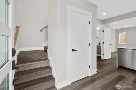 503 NE 42nd Street Seattle WA 98105