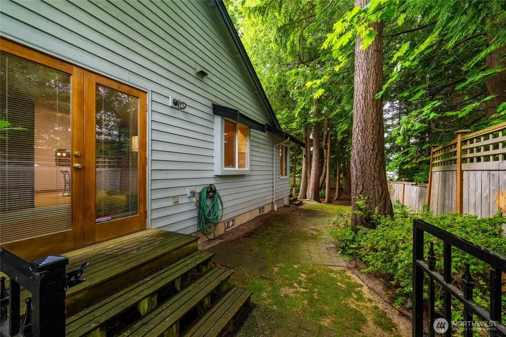 526 S 39th Street Bellingham WA 98229