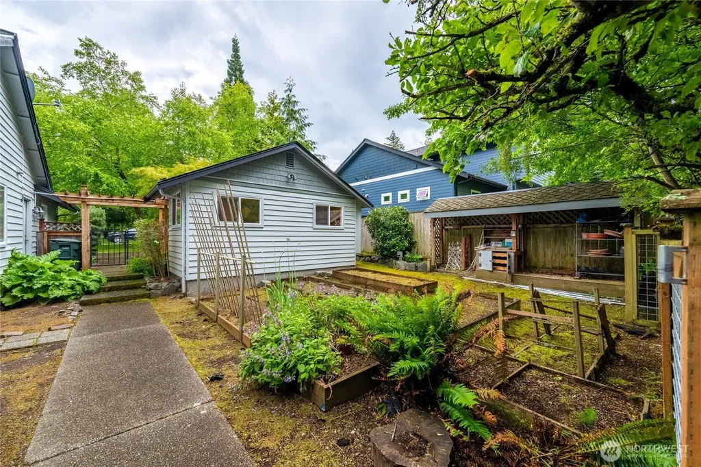 526 S 39th Street Bellingham WA 98229