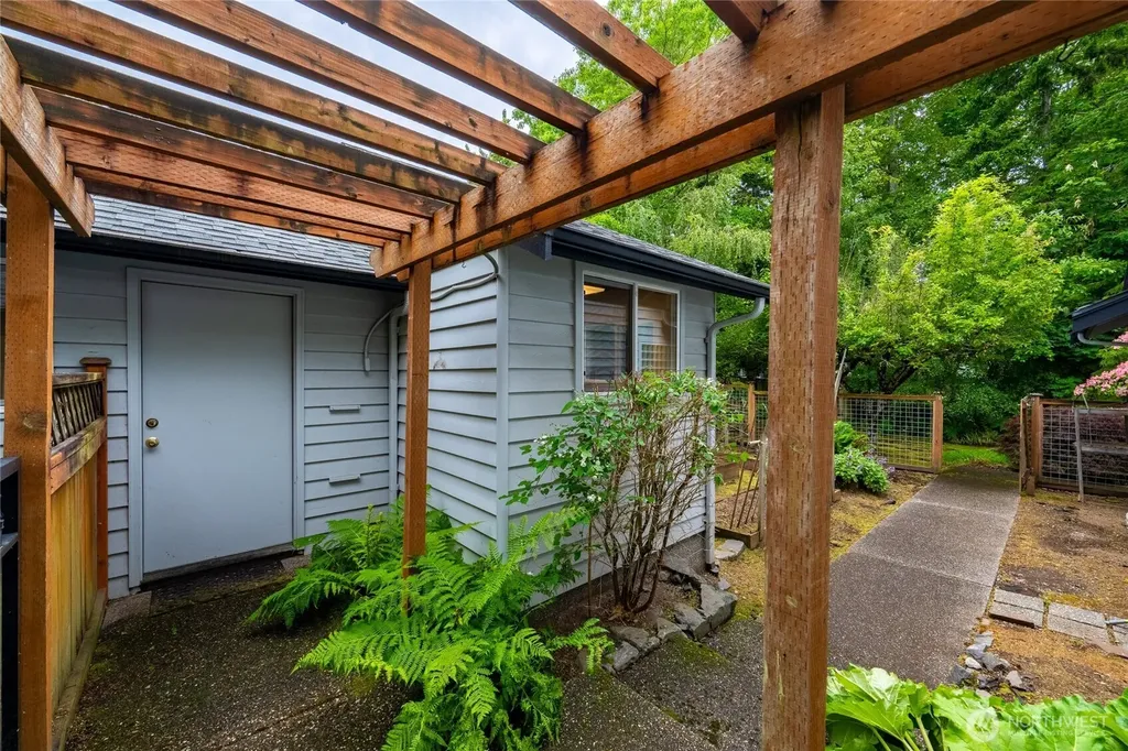 526 S 39th Street Bellingham WA 98229