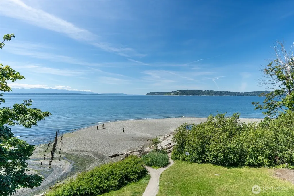14105 64th Avenue W Edmonds WA 98026