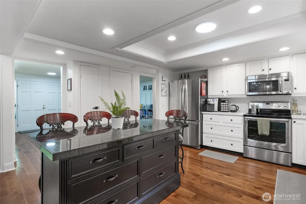 14105 64th Avenue W Edmonds WA 98026
