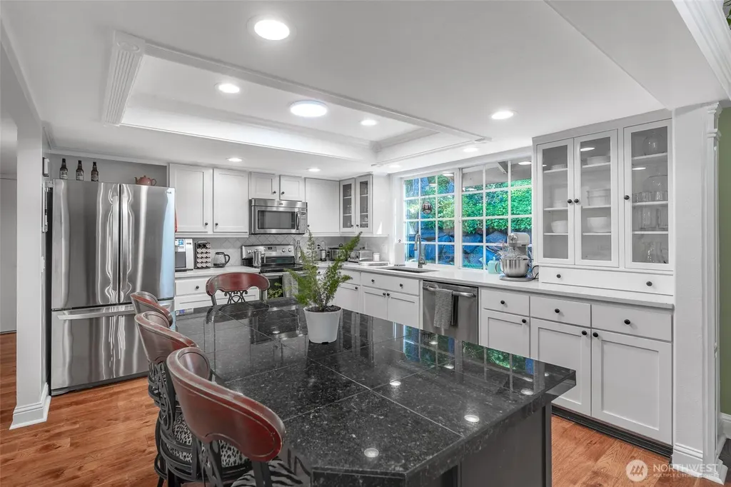 14105 64th Avenue W Edmonds WA 98026