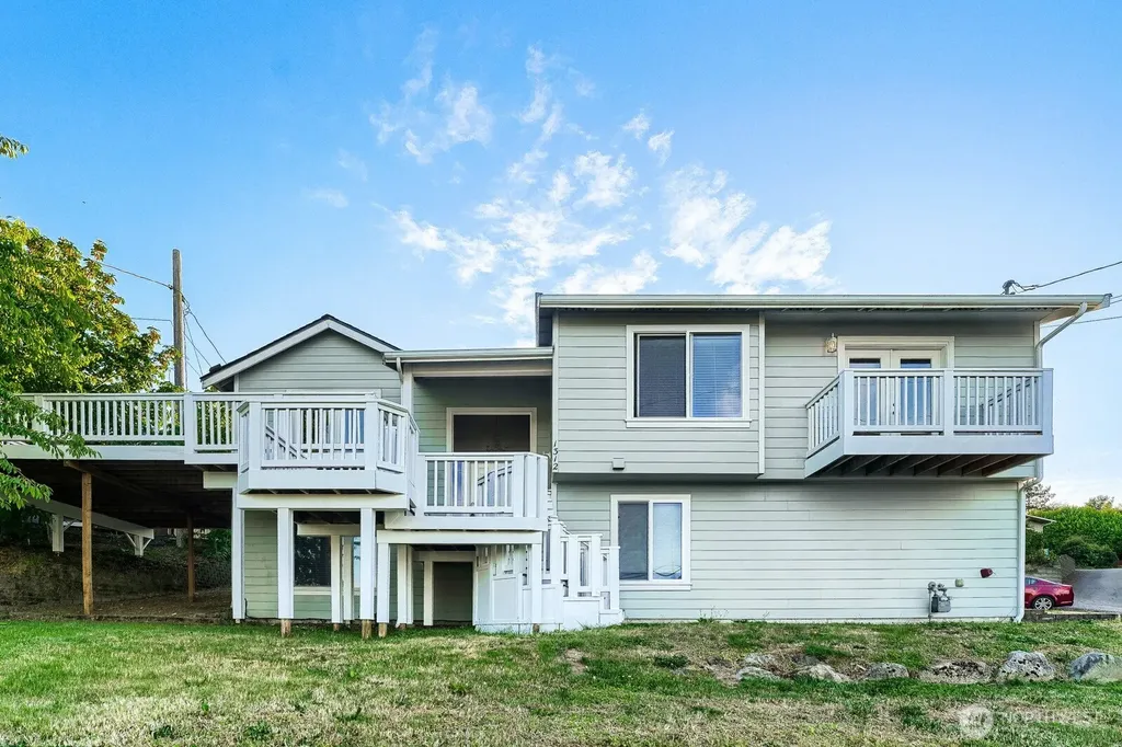 1312 Browns Point Boulevard Tacoma WA 98422
