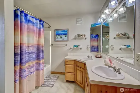 115 Kahlua Court Camano Island WA 98282