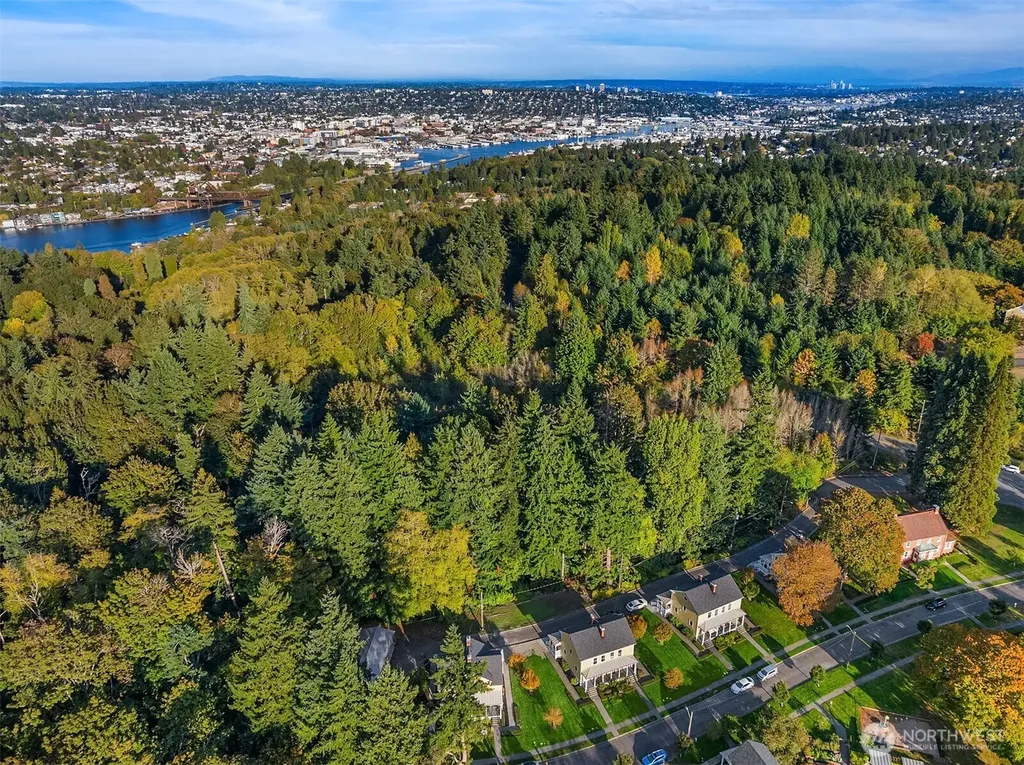 4422 Montana Circle W Seattle WA 98199