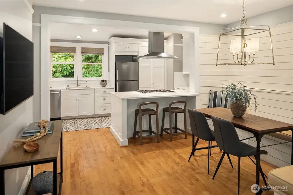 4422 Montana Circle W Seattle WA 98199