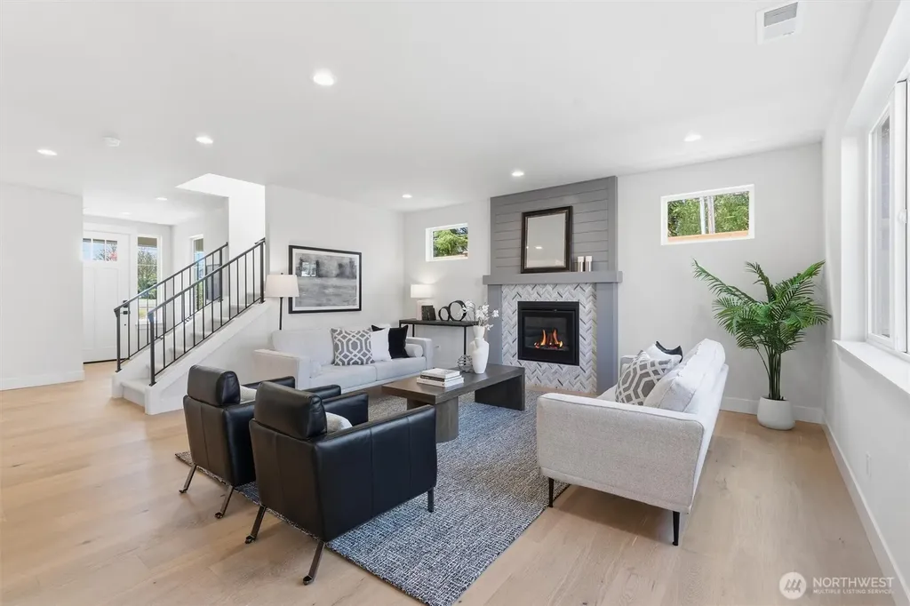 33 213th Place SW Bothell WA 98021