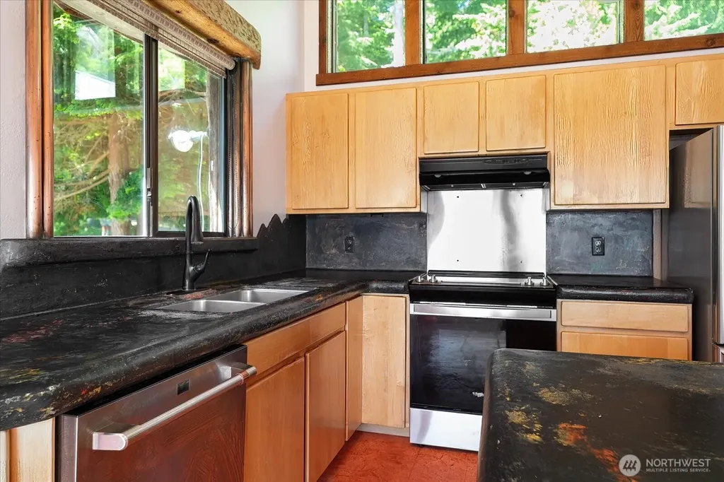 1975 North Bluff Road Coupeville WA 98239