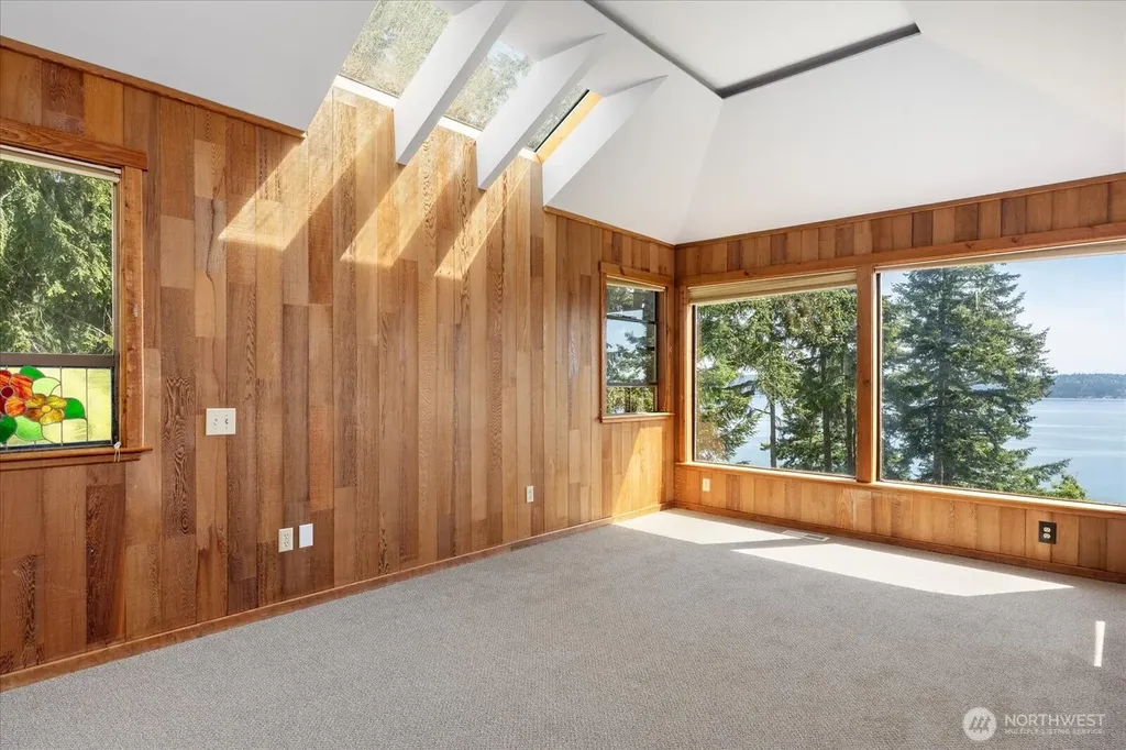 1975 North Bluff Road Coupeville WA 98239