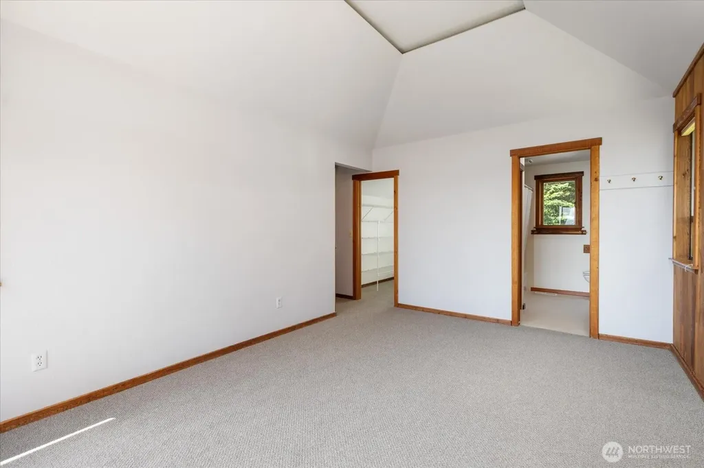 1975 North Bluff Road Coupeville WA 98239