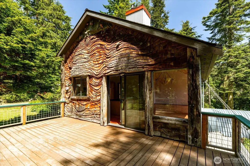 1975 North Bluff Road Coupeville WA 98239