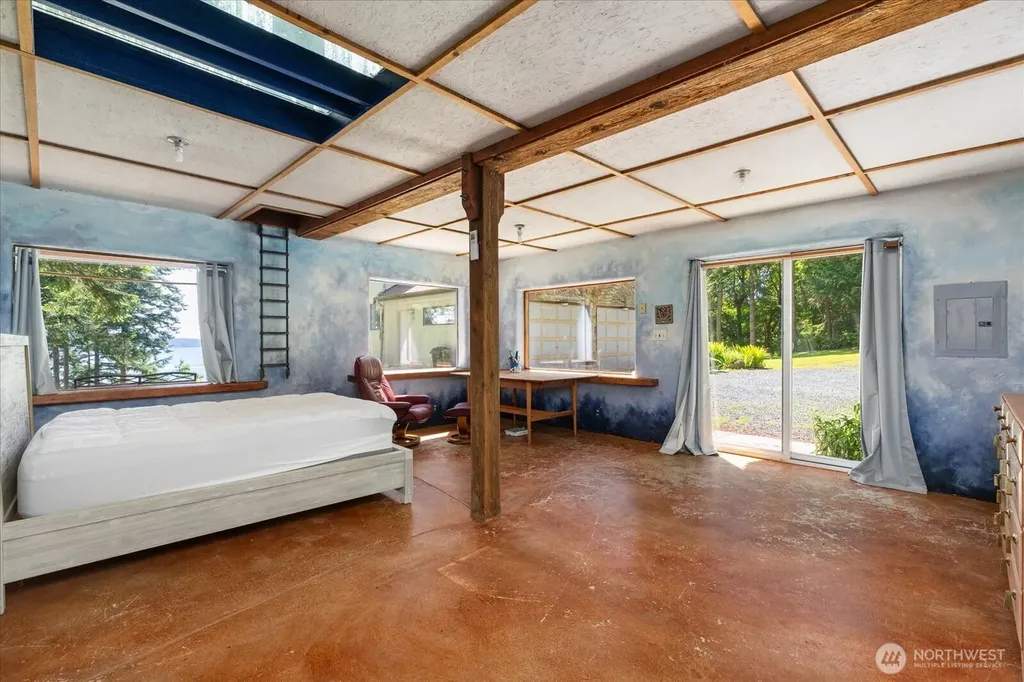 1975 North Bluff Road Coupeville WA 98239