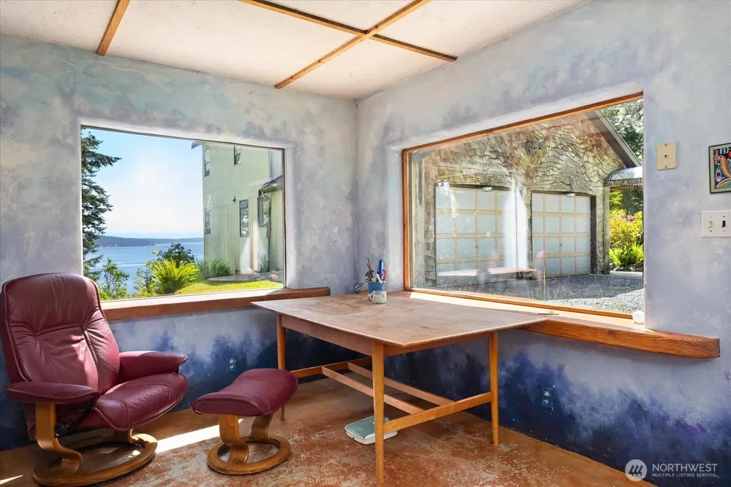 1975 North Bluff Road Coupeville WA 98239