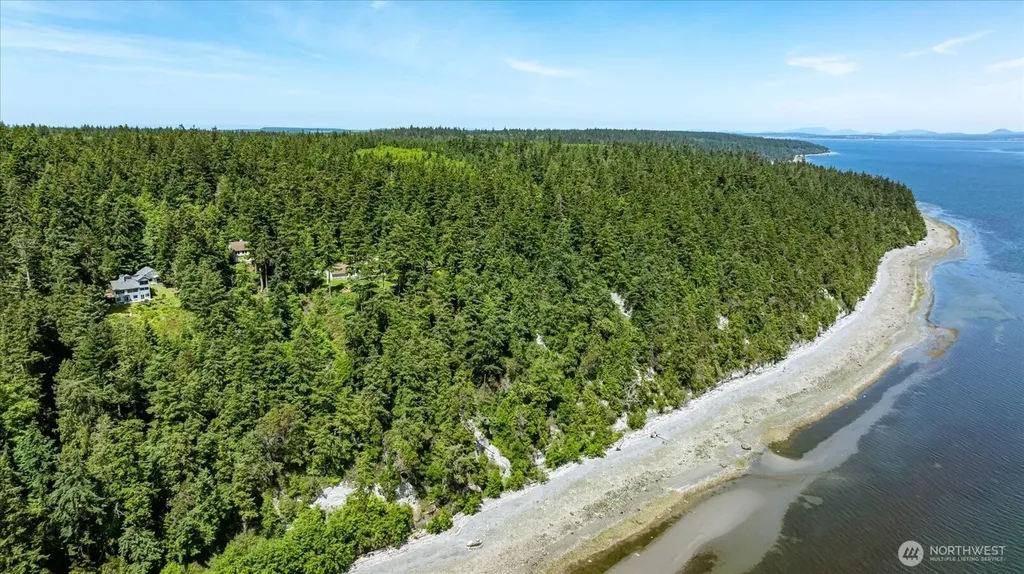 1975 North Bluff Road Coupeville WA 98239