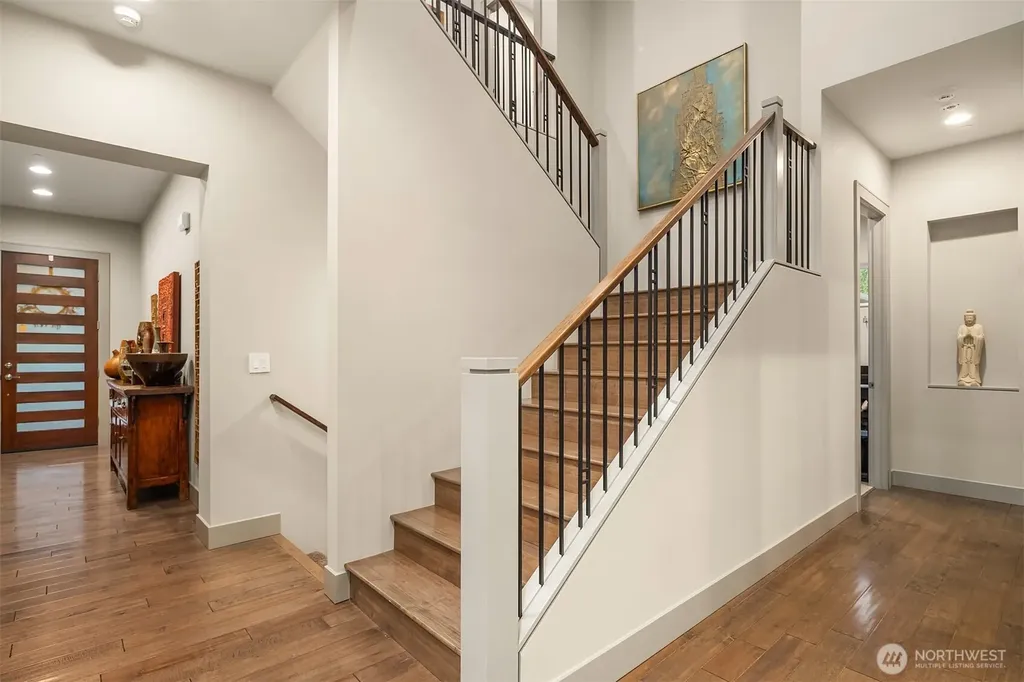 3745 88th Avenue SE Mercer Island WA 98040