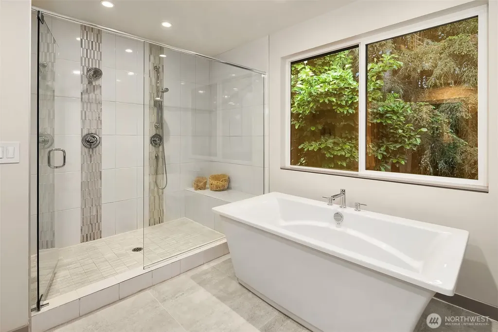 3745 88th Avenue SE Mercer Island WA 98040