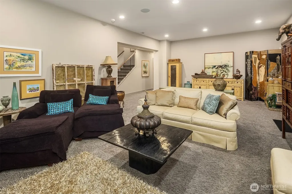 3745 88th Avenue SE Mercer Island WA 98040